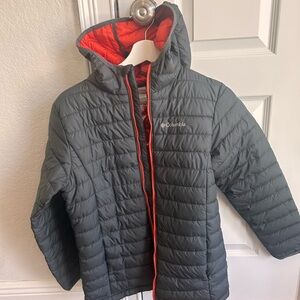 Like new Columbia boy’s jacket. Size large with Omni heat technology.